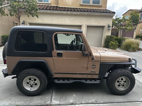 Used 1999 Jeep Wrangler Sahara AWD/4WD image 9