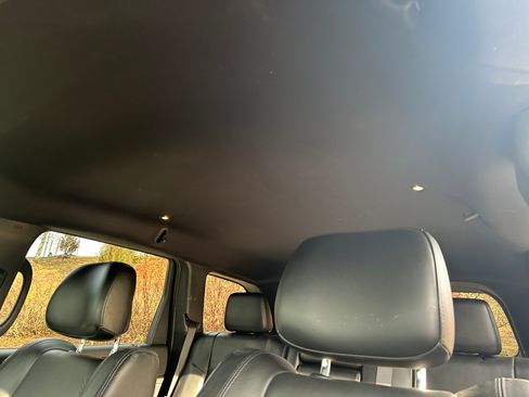 Used 2019 Jeep Grand Cherokee Altitude image 11