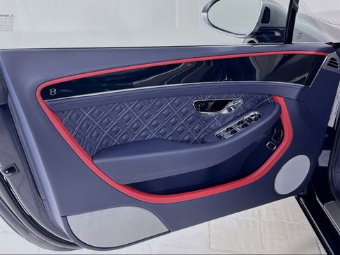 Used 2021 Bentley Continental GT V8 image 8