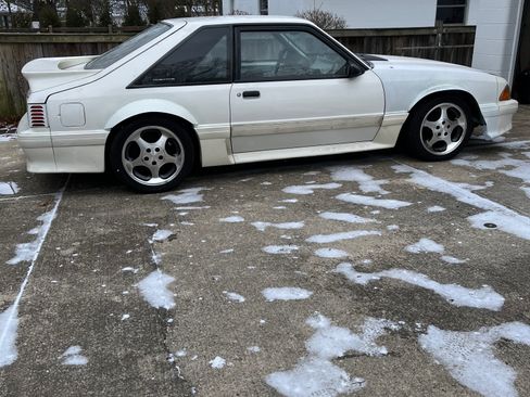 Used 1993 Ford Mustang GT image 2