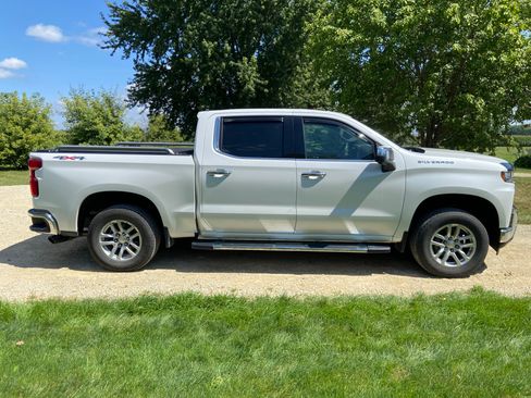 Used 2020 Chevrolet Silverado 1500 LTZ w/ LTZ Convenience Package AWD/4WD image 4