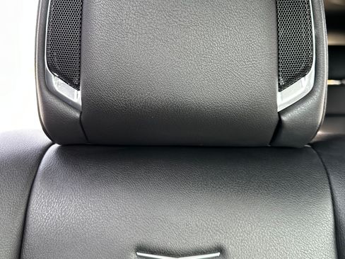 Used 2023 Cadillac Escalade Luxury image 12