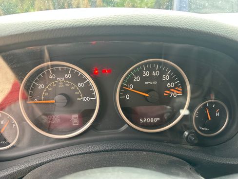 Used 2016 Jeep Wrangler Sahara AWD/4WD image 10
