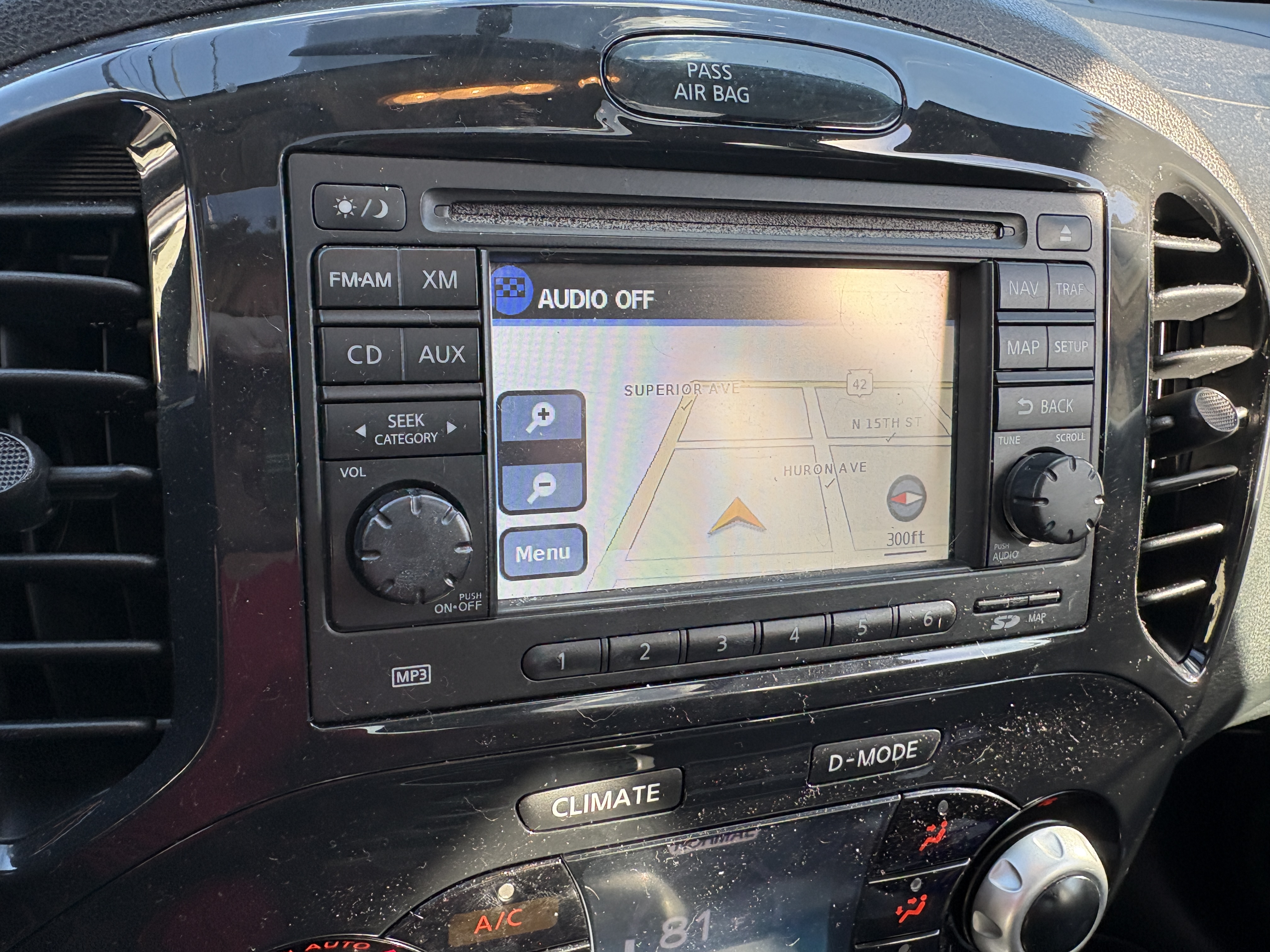 Used 2014 Nissan Juke SV w/ Navigation Package AWD/4WD image 6