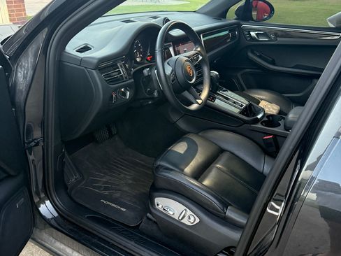 Used 2022 Porsche Macan image 8