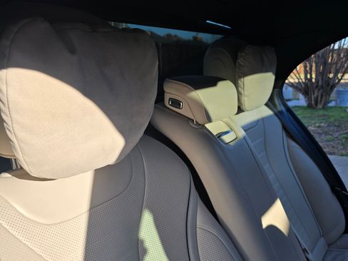 Used 2018 Mercedes-Benz S 560 Sedan image 16