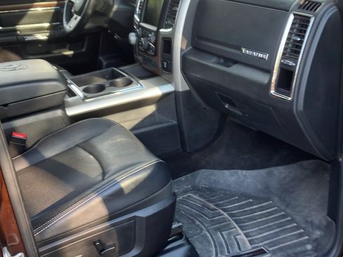 Used 2015 RAM 1500 Laramie w/ Convenience Group AWD/4WD image 5