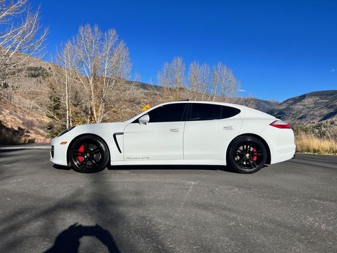 Used 2013 Porsche Panamera GTS image 2