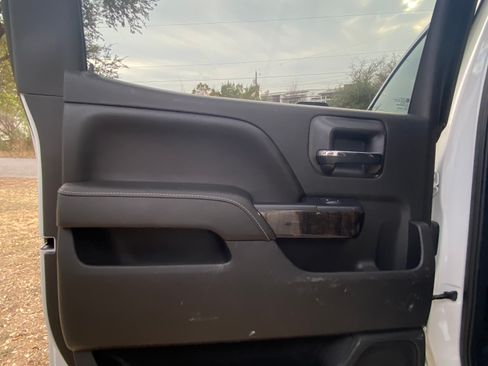 Used 2015 GMC Sierra 2500 Denali w/ Suspension Package, Off-Road image 12