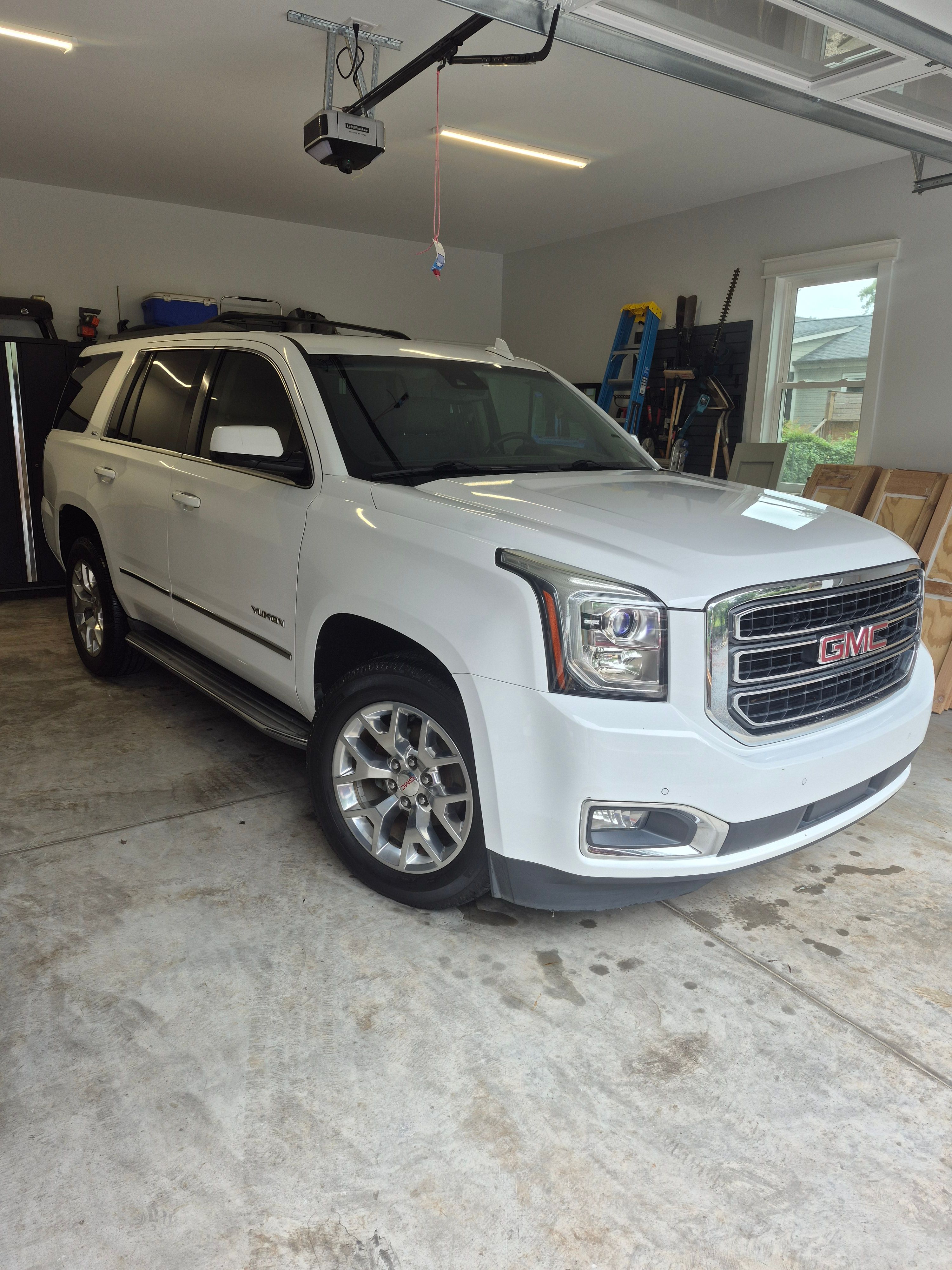 Used 2015 GMC Yukon SLT w/ Open Road Package RWD image 1