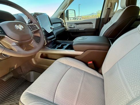 Used 2025 RAM 3500 Laramie image 10