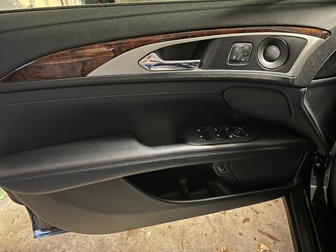 Used 2019 Lincoln MKZ Reserve w/ Reserve Plus Package image 11