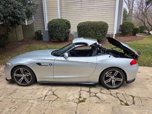 Used 2011 BMW Z4 sDrive35is image 23