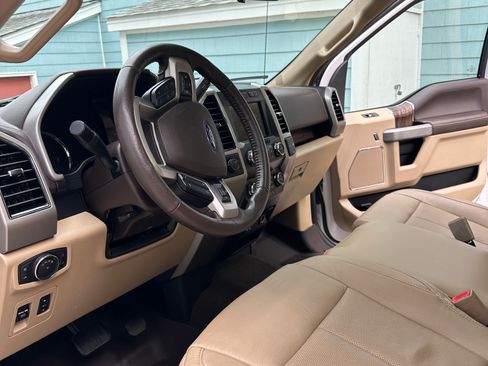 Used 2020 Ford F150 Lariat w/ Equipment Group 501A Mid image 27