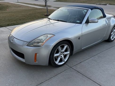 Used 2004 Nissan 350Z Touring image 12
