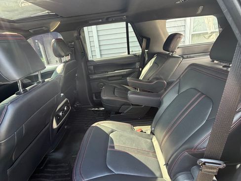 Used 2024 Ford Expedition Limited AWD/4WD image 14