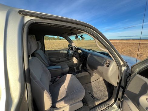 Used 2004 Toyota Tacoma 4x4 Xtracab V6 image 24