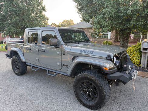 Used 2021 Jeep Gladiator Sport AWD/4WD image 1