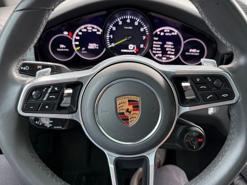 Used 2022 Porsche Cayenne E-Hybrid image 5