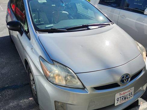 Used 2011 Toyota Prius Two image 2
