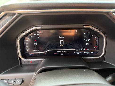 Used 2024 GMC Sierra 2500 Denali Ultimate AWD/4WD image 11