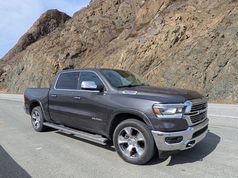 Used 2020 RAM 1500 Laramie AWD/4WD image 8