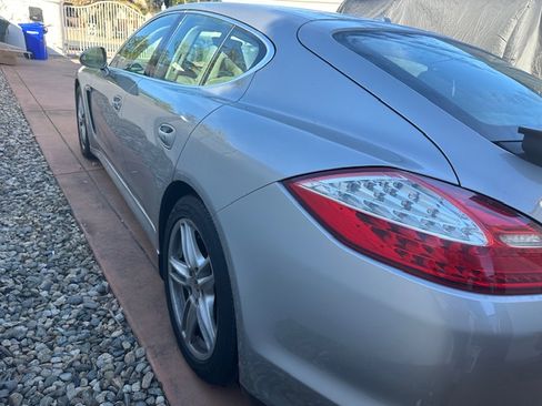 Used 2010 Porsche Panamera S image 2