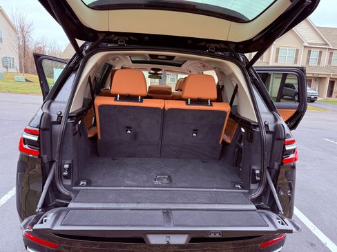 Used 2023 BMW X7 xDrive40i w/ Premium Package image 13