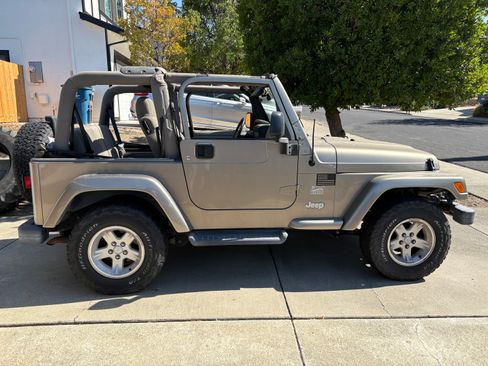 Used 2004 Jeep Wrangler Sahara w/ Dual Top Group image 2