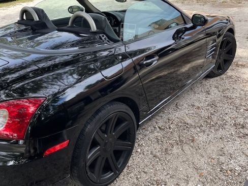 Used 2005 Chrysler Crossfire Limited image 5