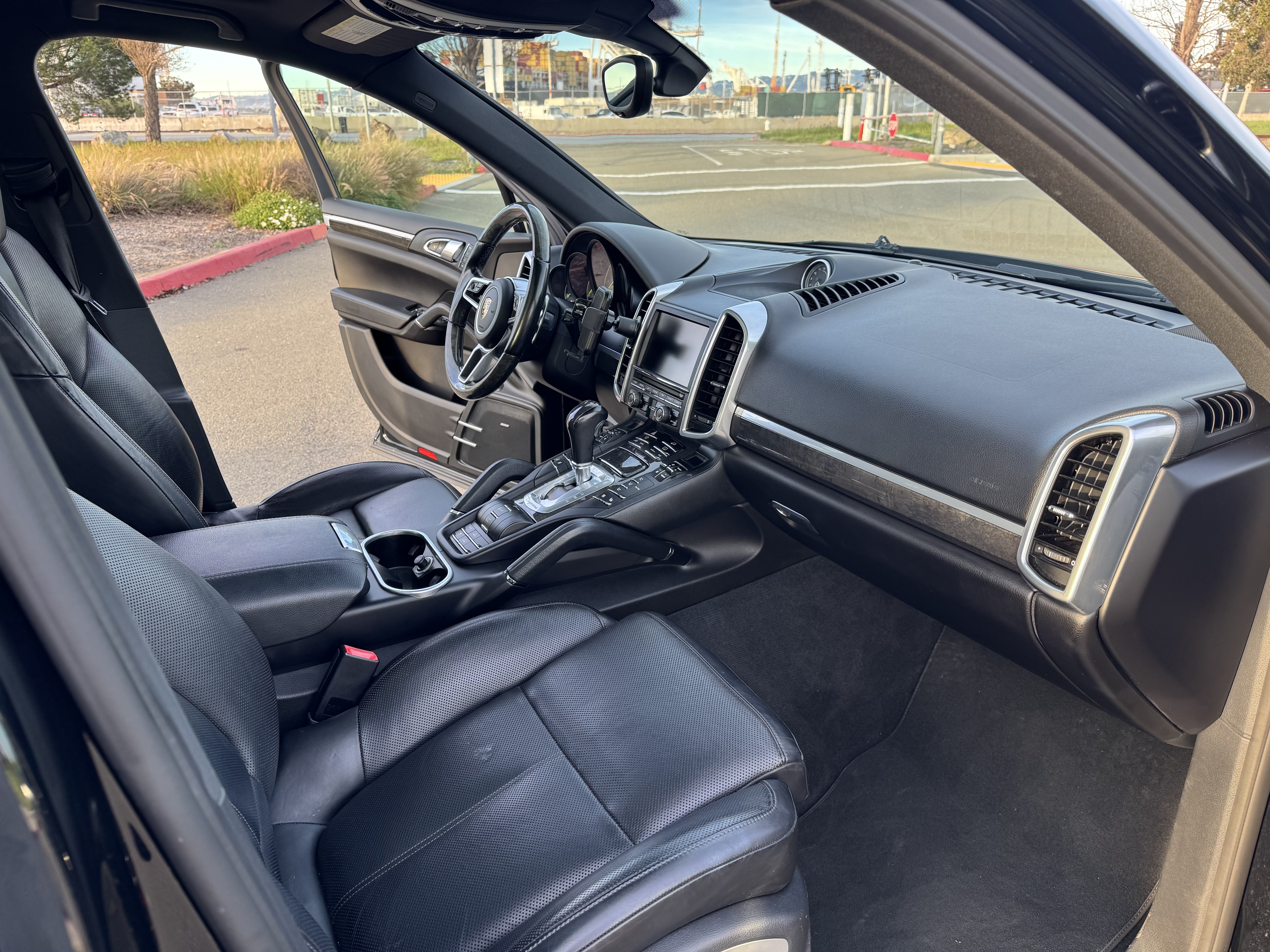Used 2016 Porsche Cayenne S AWD/4WD image 12
