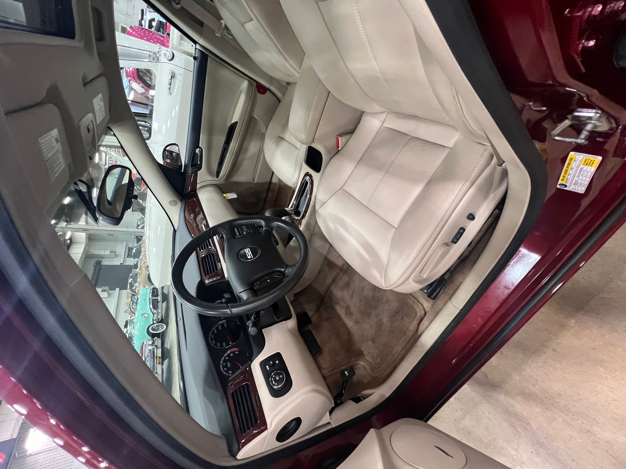 Used 2008 Chevrolet Impala SS FWD image 11