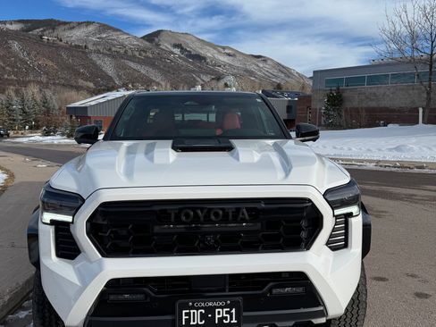 Used 2025 Toyota Tacoma TRD Pro image 2