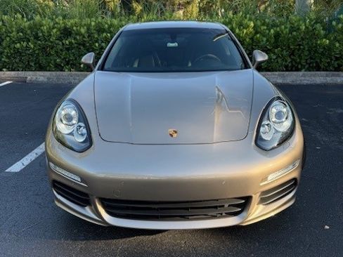 Used 2016 Porsche Panamera image 1