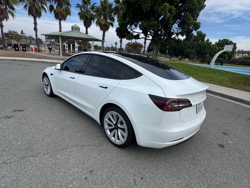 Used 2023 Tesla Model 3 Standard Range image 13