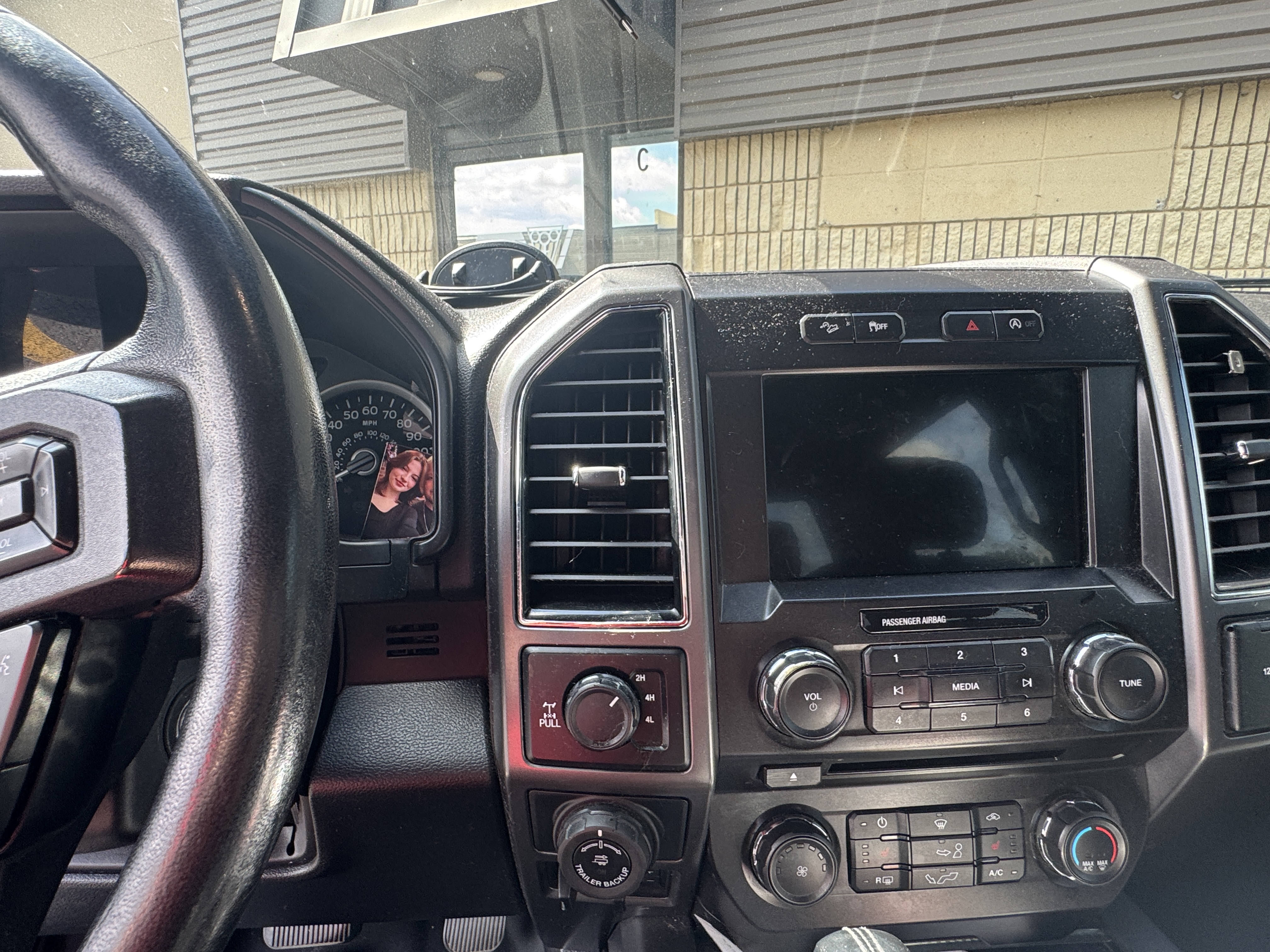 Used 2018 Ford F150 XLT w/ Equipment Group 302A Luxury AWD/4WD image 11