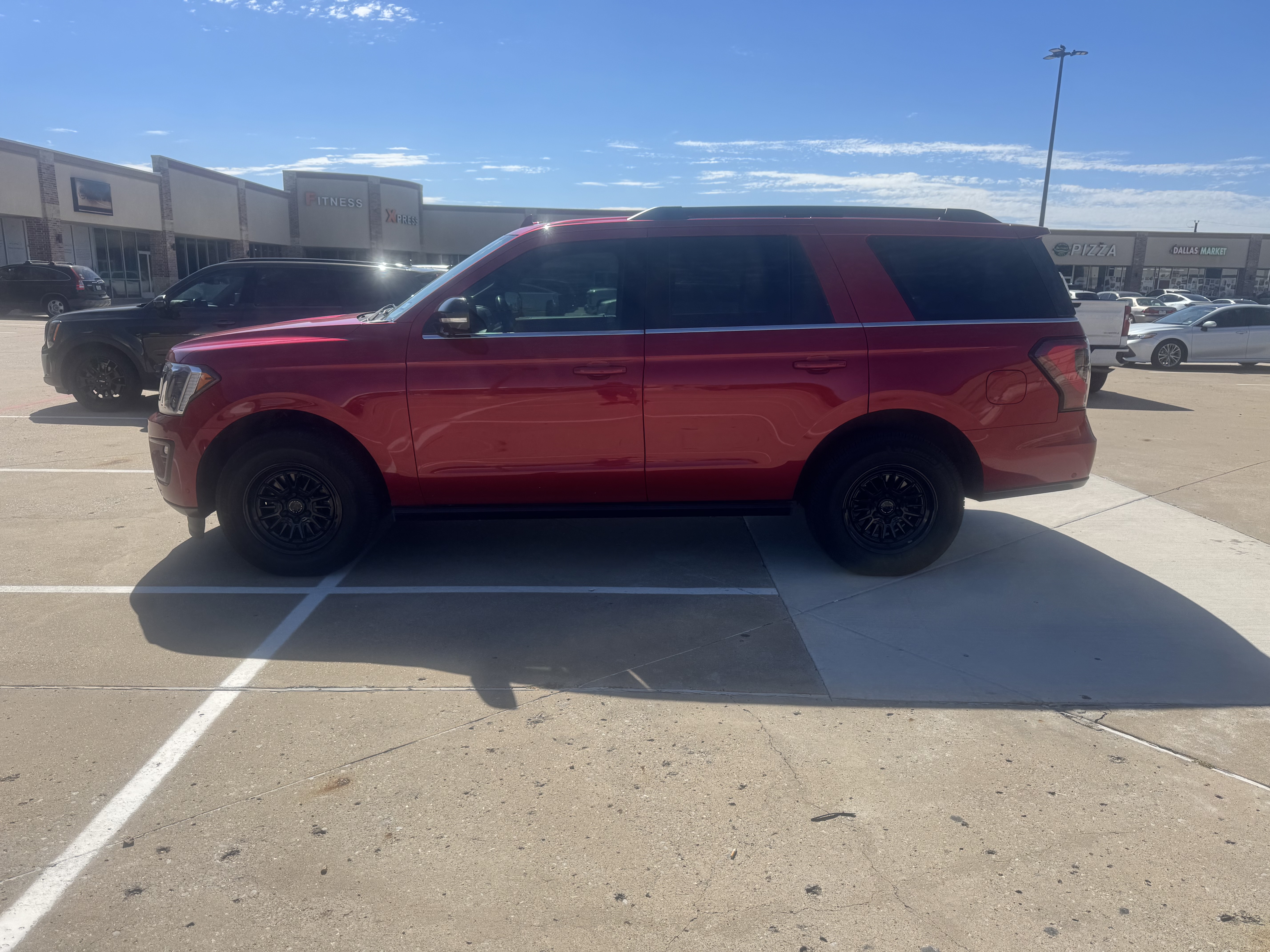 Used 2021 Ford Expedition Limited RWD image 2
