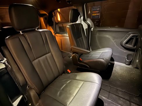 Used 2019 Dodge Grand Caravan GT image 16