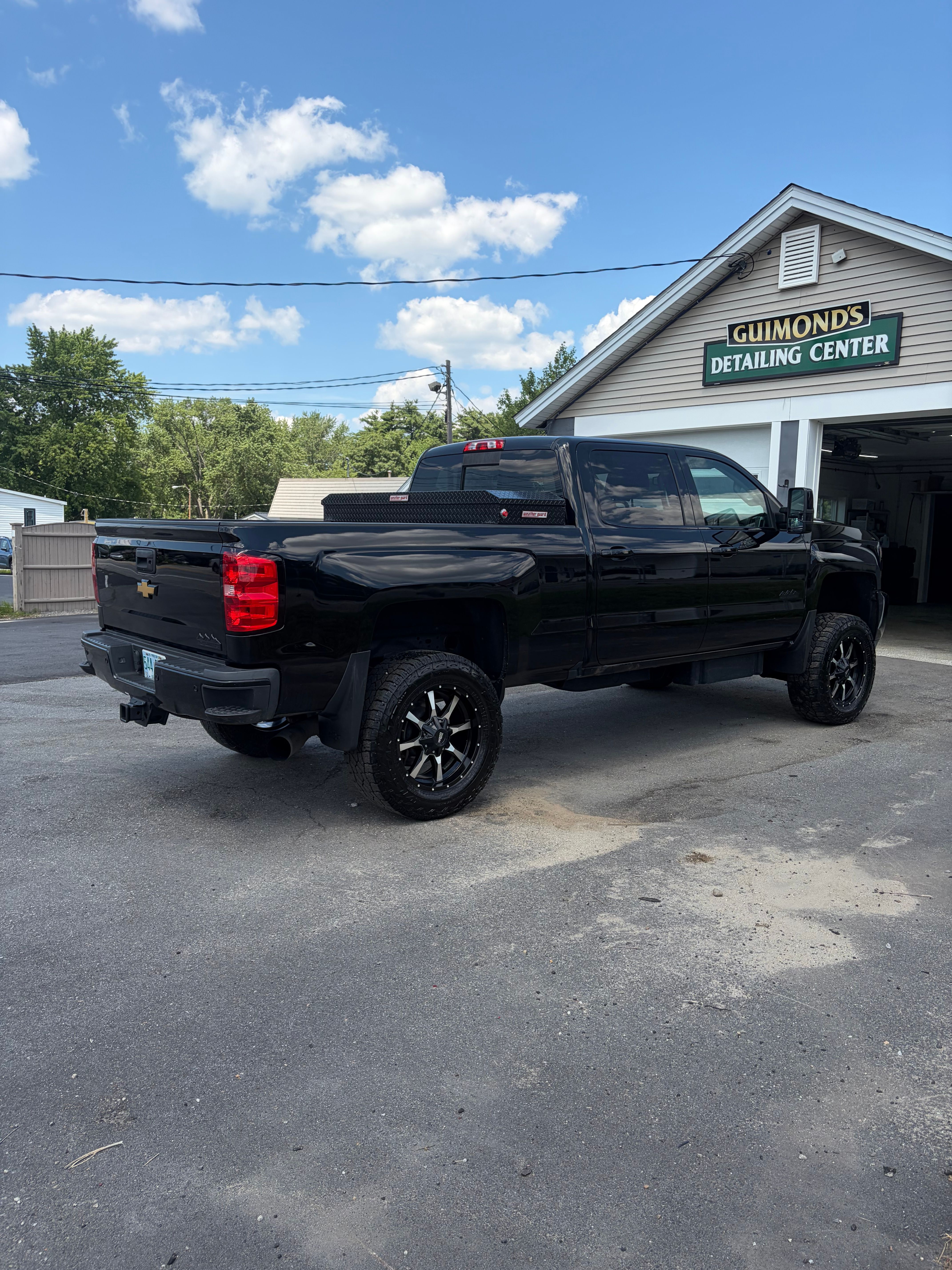 Used 2016 Chevrolet Silverado 2500 High Country w/ Duramax Plus Package AWD/4WD image 4