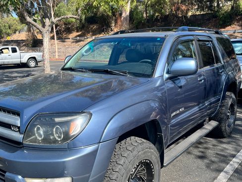 Used 2005 Toyota 4Runner Limited w/ Preferred Accessory Pkg AWD/4WD image 8