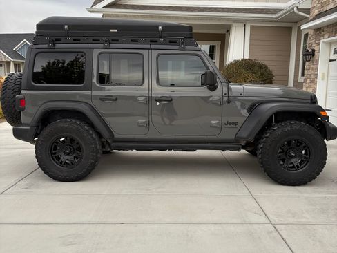 Used 2019 Jeep Wrangler Unlimited Sport image 5