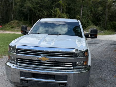 Used 2017 Chevrolet Silverado 2500 W/T w/ WT Convenience Package image 4