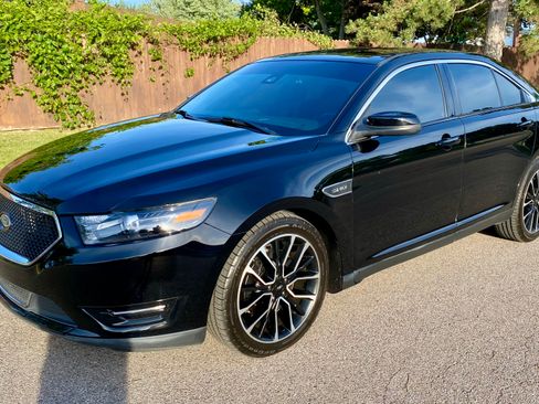 Used 2018 Ford Taurus SHO AWD/4WD image 10