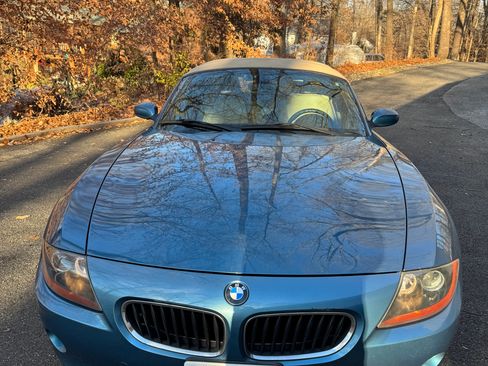 Used 2004 BMW Z4 2.5i image 10
