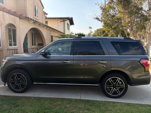 Used 2019 Ford Expedition Limited w/ Special Edition Package image 1