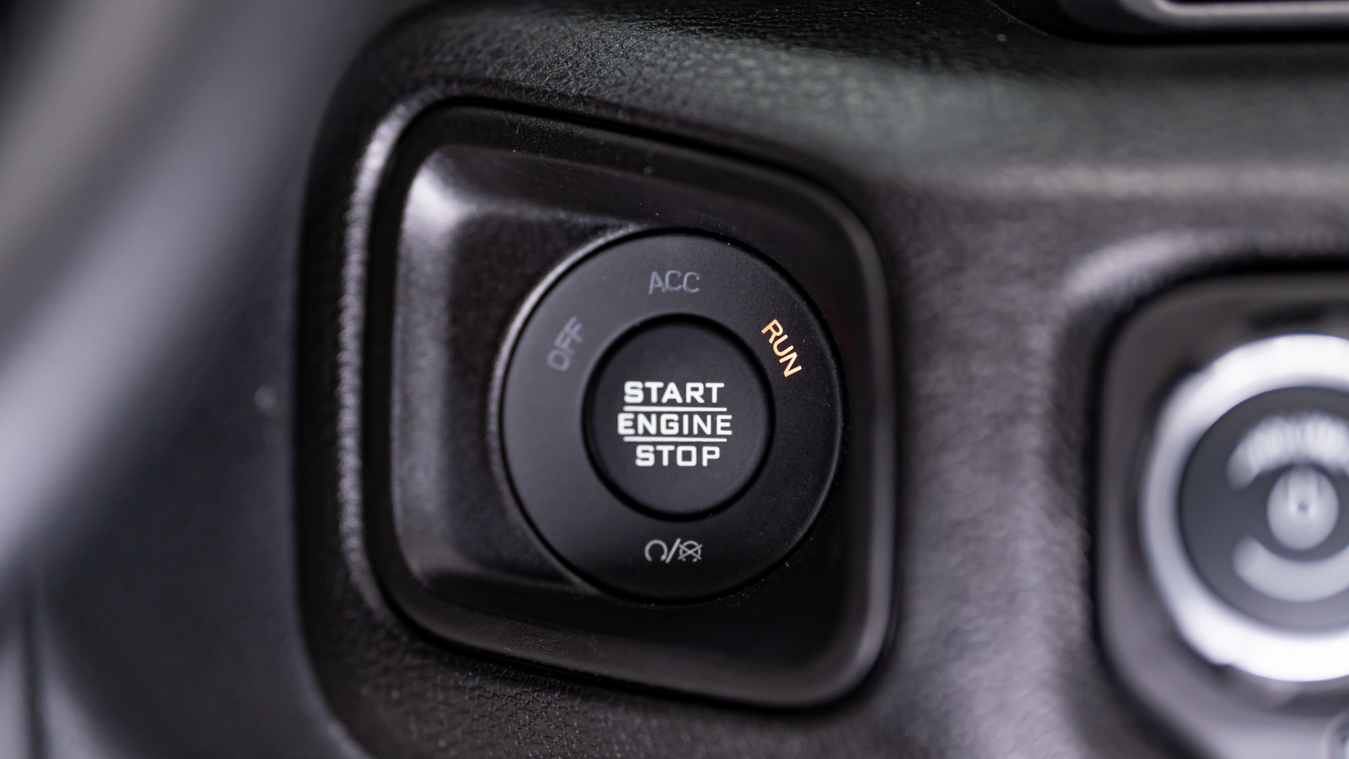Used 2023 Jeep Wrangler Unlimited AWD/4WD image 18