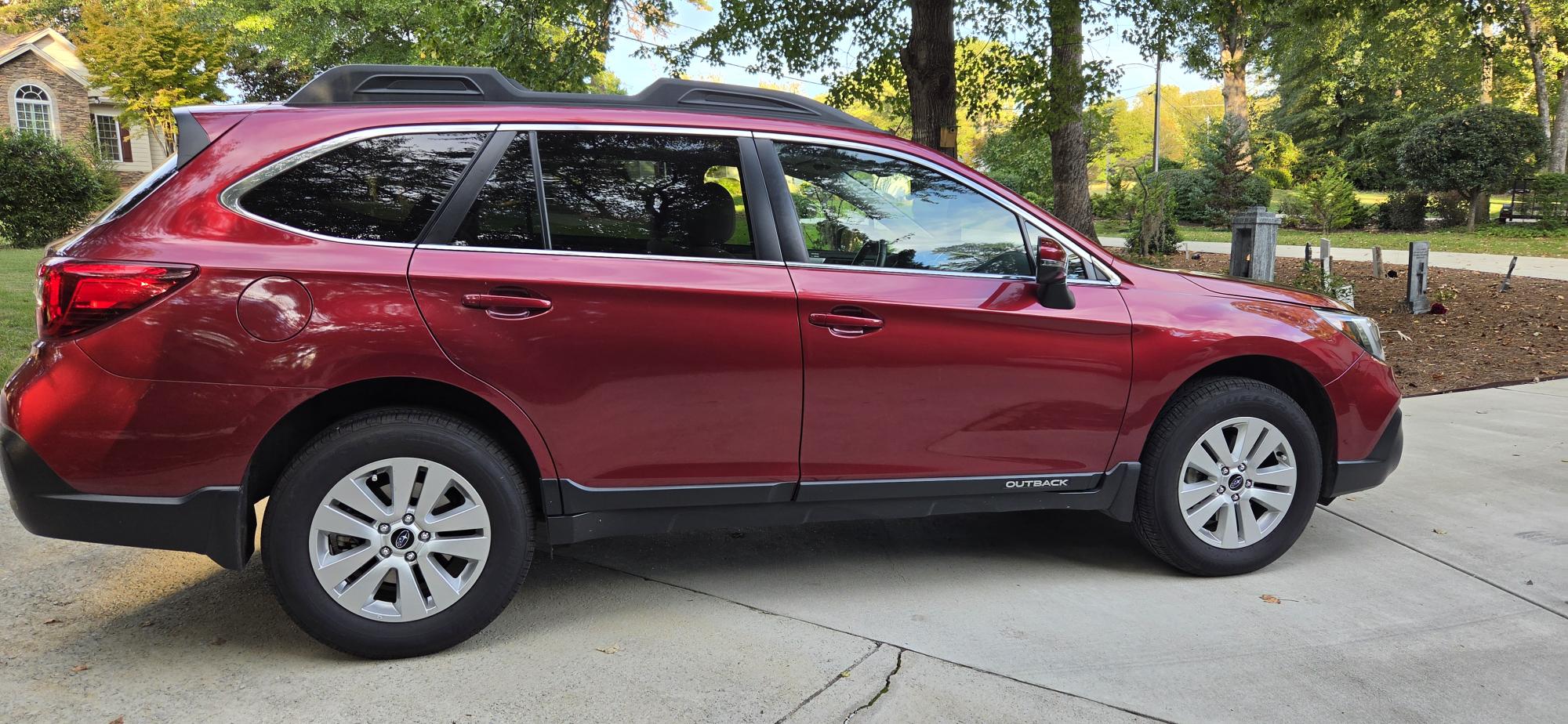 Used 2019 Subaru Outback 2.5i Premium w/ Popular Package #2 AWD/4WD image 1