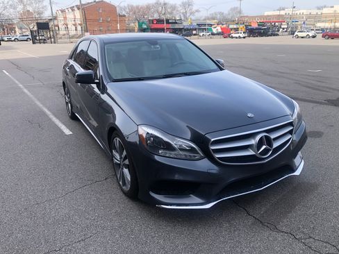 Used 2014 Mercedes-Benz E 350 Sedan image 4