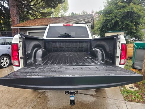 Used 2018 RAM 1500 Tradesman w/ Chrome Appearance Group image 6