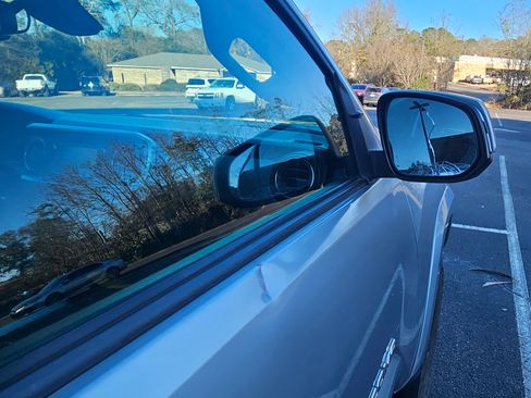 Used 2019 Toyota Tacoma SR5 image 11